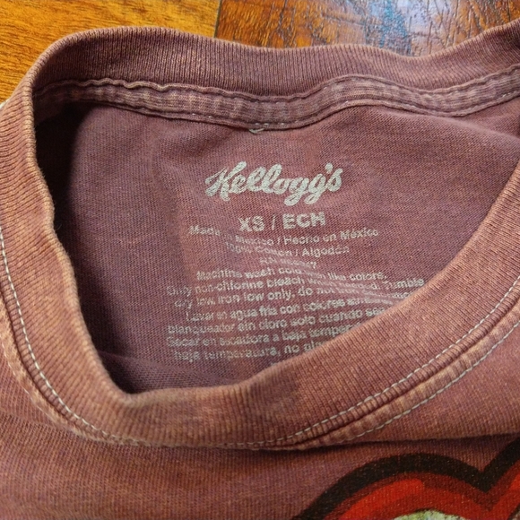 2022 Kellogg's Froot Loops Cereal Distressed Logo Short Sleeve Tshirt Women's XS - Picture 3 of 3